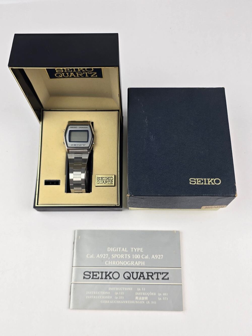 Vintage Seiko A927-5010 Digital Chronograph Day Date w/ box Clean! -need battery